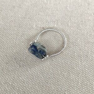 NWOT Hand Crafted Silver Plated Wire Wrapped and Lapis Stone Ring Size 5.5